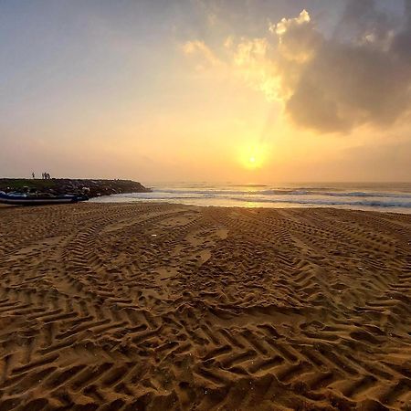 Divine Beach Inn - The Sea Shore Hotel Pondicherry Exterior foto