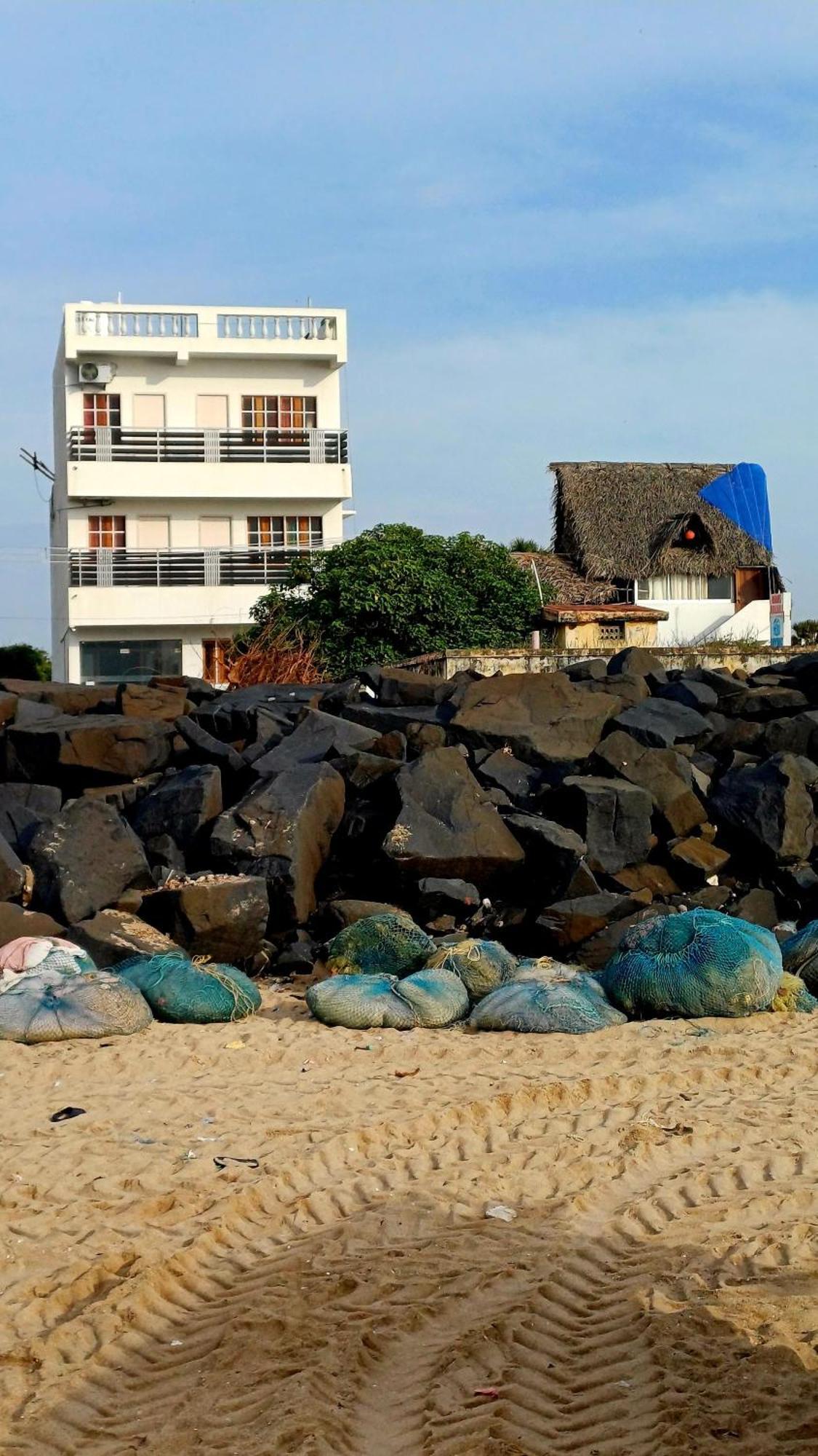 Divine Beach Inn - The Sea Shore Hotel Pondicherry Exterior foto